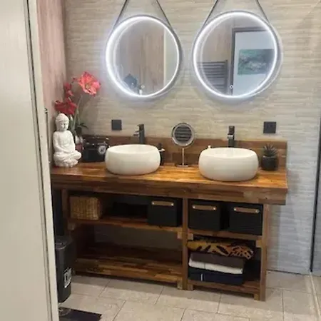 Spacieuse A Avec Piscine Privee *